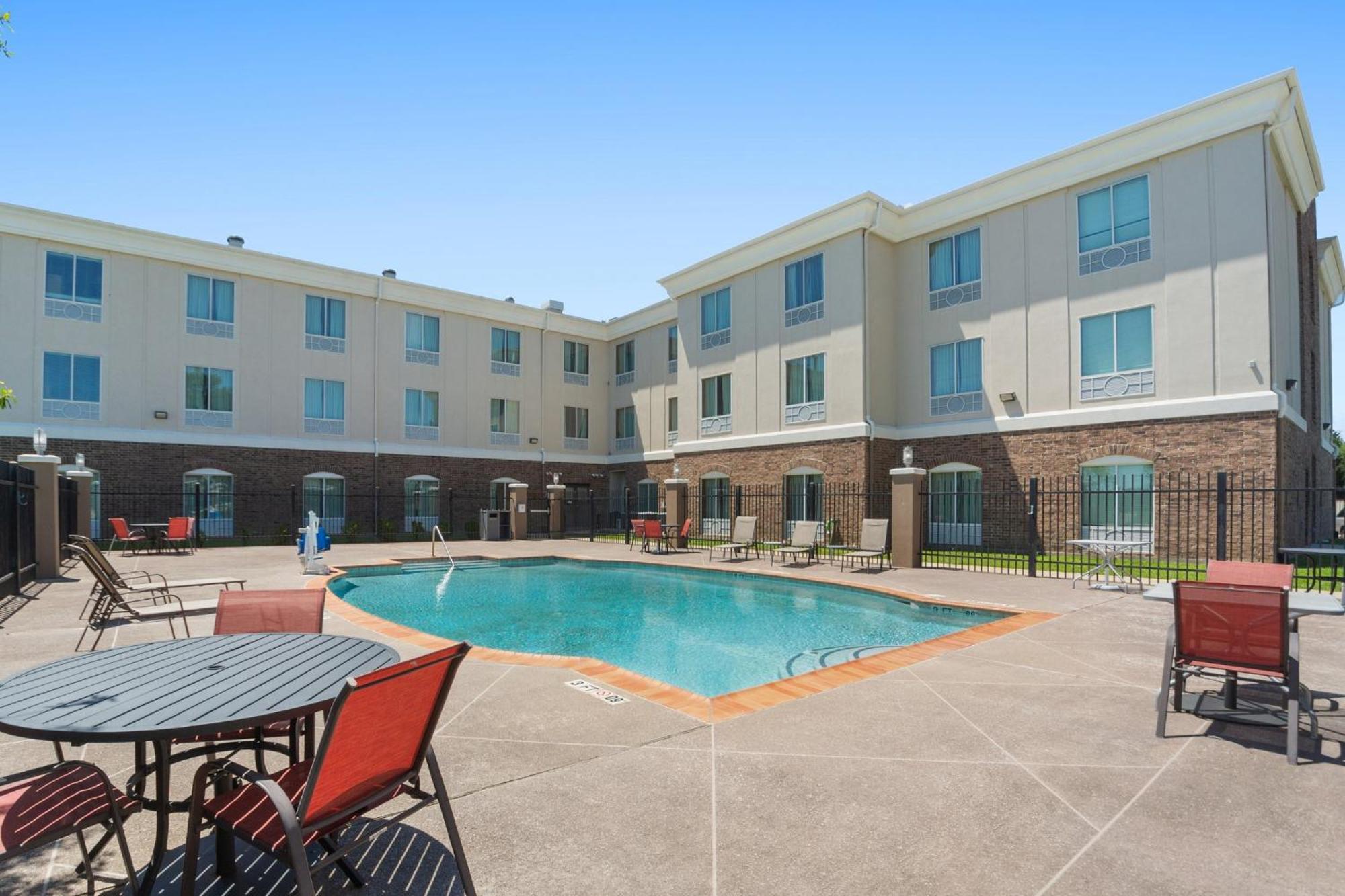 Holiday Inn Express Tomball By Ihg Exterior photo